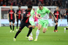 德甲今夜再迎强敌，洛杉矶快船门线救险，主帅态度：压力陡增，团队化学反应显著(德甲最新消息)